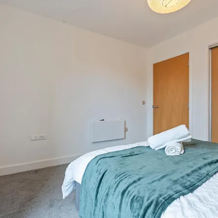 Heart Of Centre Luxury With Secure Underground Parking