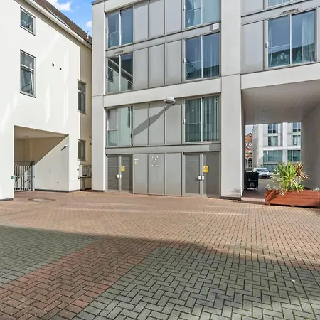 Heart Of Centre Luxury With Secure Underground Parking Apartment Birmingham