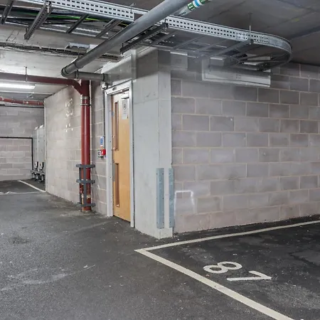 Heart Of Centre Luxury With Secure Underground Parking Apartment